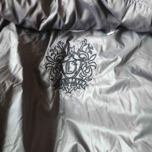 Dawn Levy gorgeous Pewter-colored winter jacket with attached belt. - Picture 5 of 9